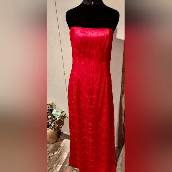 fitted lace wedding dress Jessica Mc Clintock Red Halter Dress – Ragstock main image 1